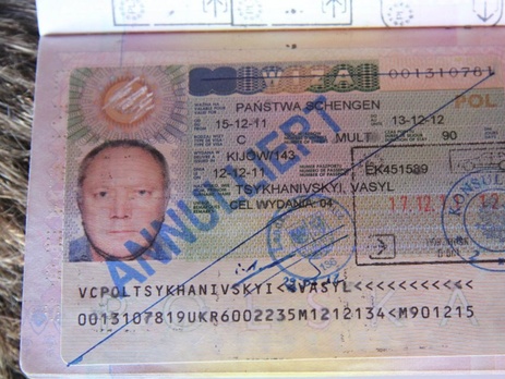 СМИ: Шенгенские консульства отзывают визы из-за отмены бронирования отеля