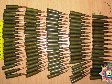 МВД: В Артемовске в посылке военного обнаружены патроны и пистолет