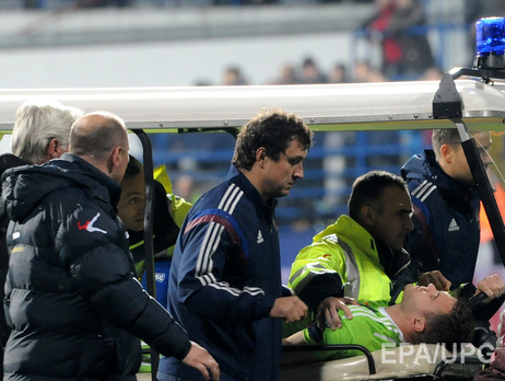 СМИ: В Черногории болельщик, бросивший файер в голову российскому вратарю, сам сдался полиции