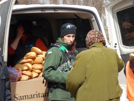 Украинские военные доставили помощь жителям Авдеевки. Фоторепортаж