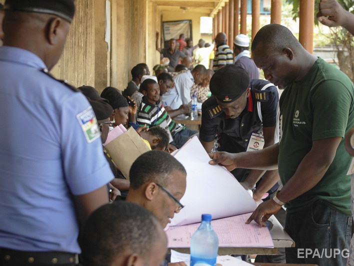 В Нигерии завершился дополнительный день голосования на президентских и парламентских выборах