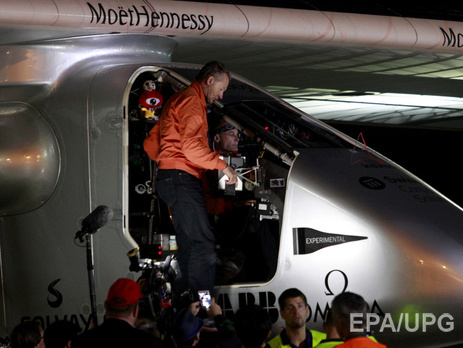 Самолет на солнечных батареях Solar Impulse приземлился в Китае