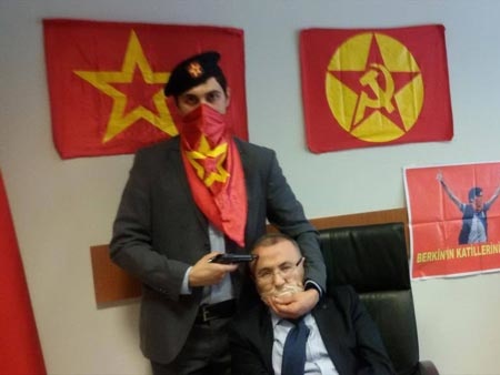 В Турции взят в заложники прокурор