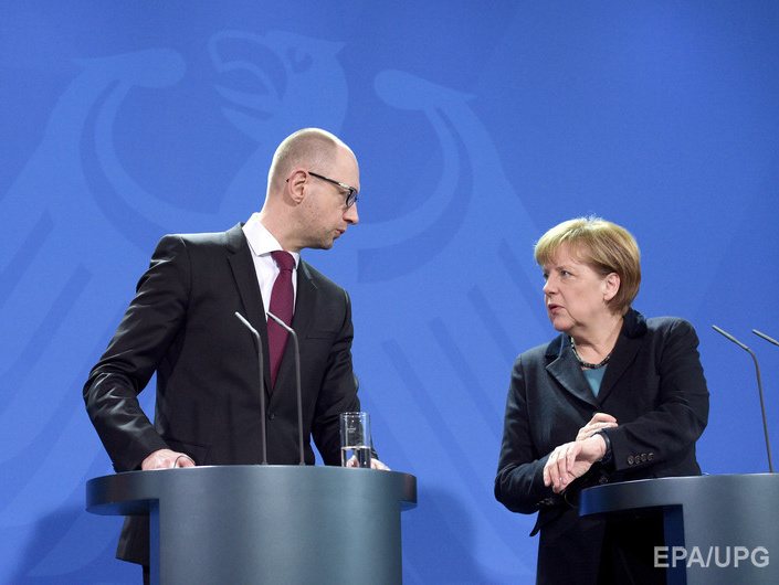 Сегодня Яценюк в Берлине встретится с Меркель