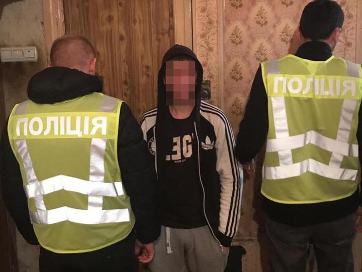 Полицейские задержали в Киеве мужчину, который хранил в своей квартире арсенал боеприпасов