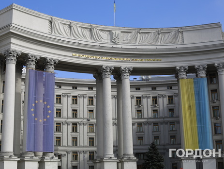 МИД проверяет информацию об украинцах на борту затонувшего у берегов Камчатки траулера