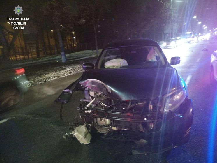 В Киеве пьяный работник автомойки угнал оставленную владельцем машину и попал на ней в ДТП &ndash; полиция