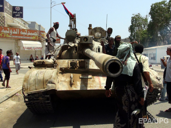 Повстанцы в Йемене захватили резиденцию действующего президента в Адене, но позднее были вынуждены отступить