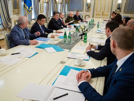Петр Порошенко встретился с руководителями фракций из парламентской коалиции
