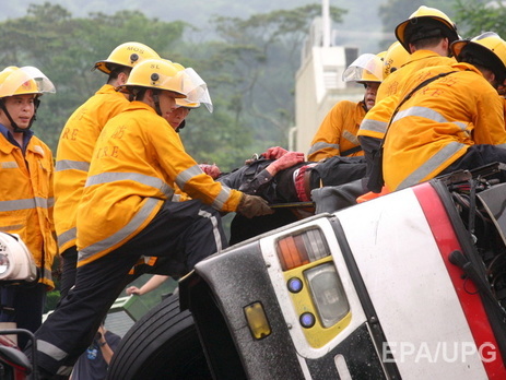 В Китае автобус сорвался в пропасть: погиб 21 человек