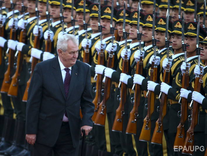 Президент Чехии Земан: Двери моей резиденции для посла США закрыты