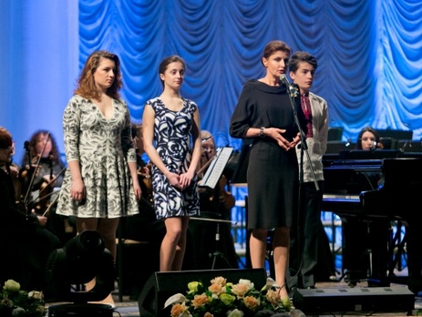 Дети президента приняли участие в благотворительном концерте в Запорожье. Фоторепортаж