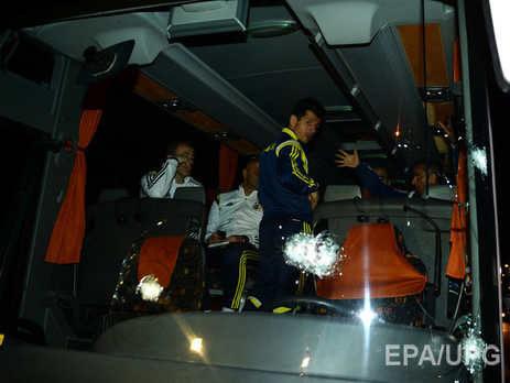 Проведение Турецкой футбольной лиги приостановили после нападения на автобус с игроками 