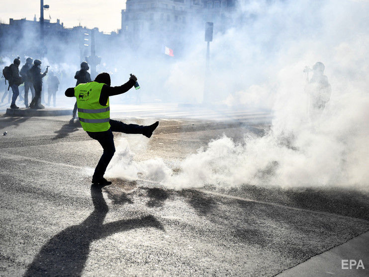 У Франції розслідують 140 справ за підозрою поліції в насильстві під час протестів "жовтих жилетів" – МВС