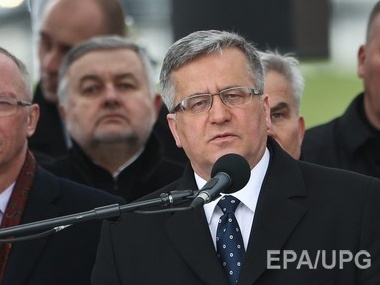 Коморовский: Польша подает руку Украине