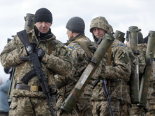 Рада обеспокоилась вещевым обеспечением военных