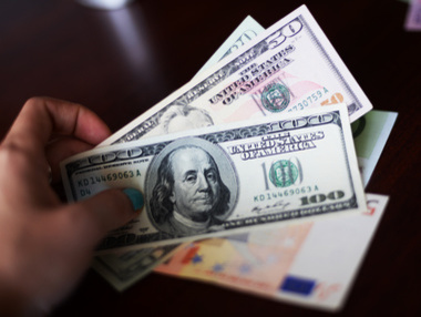 Соцопрос: Граница бедности для украинцев – 4,4 тыс. грн на человека 