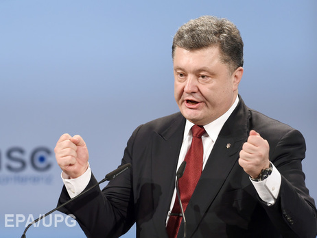 Порошенко обсудил с американским сенатором введение миротворцев на Донбасс