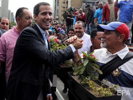 Гуайдо подписал указ о разблокировании границ и доставке в Венесуэлу гумпомощи из США