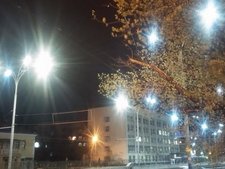 СМИ: Сильный ветер остановил работу ряда троллейбусных маршрутов в столице