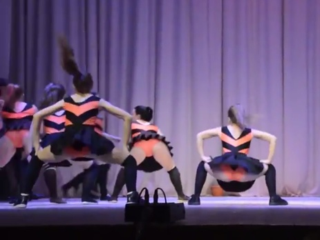 Следком РФ начал проверку видео с откровенным танцем оренбургских школьниц