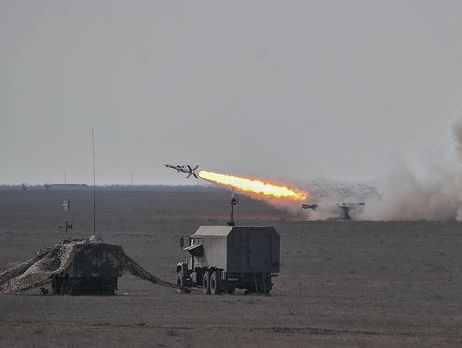 В Украине прошли боевые стрельбы зенитных ракетных комплексов С-125, 