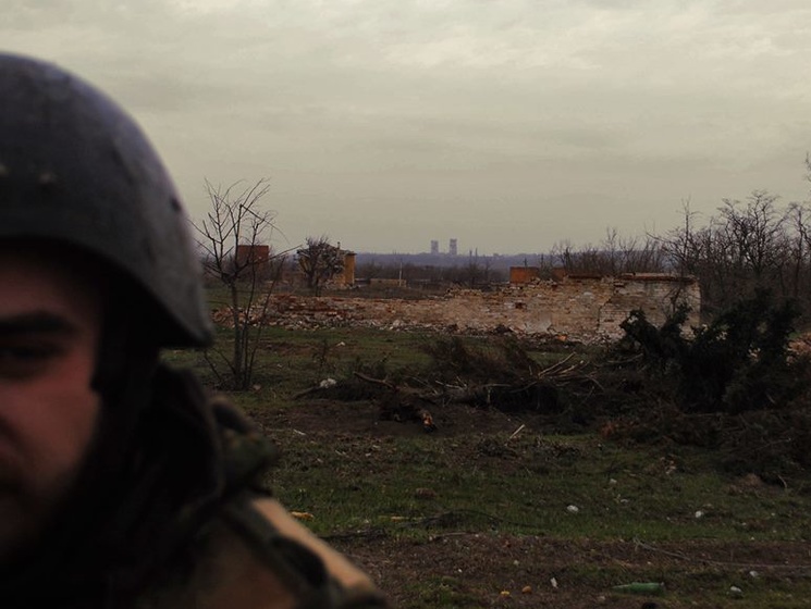 Пресс-центр АТО: Боевики продолжают обстреливать позиции украинских военных в Песках