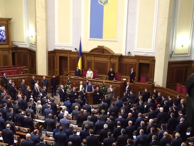 Закон Мирошниченко: Протестующие обязаны освободить админздания, разблокировать улицы и площади по всей Украине