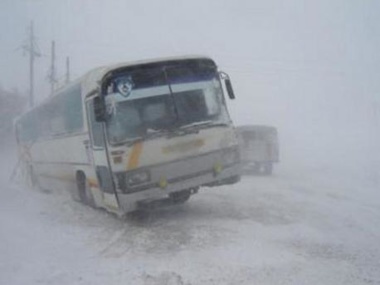 На трассе "Донецк-Мариуполь" из снежных заносов спасли 95 человек