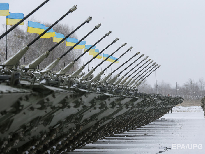 Яценюк хочет заслушать руководство "Укроборонпрома" по выполнению поставок оружия и техники ВСУ