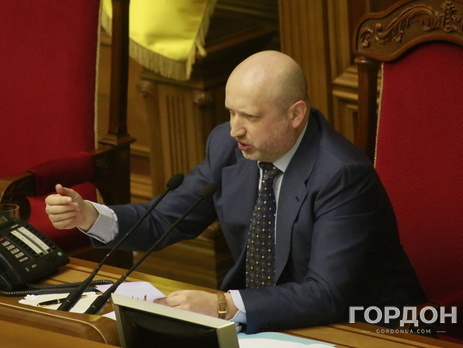 Турчинов в прошлом году заработал 374 тыс. грн