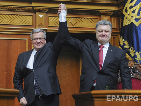 Коморовский: Мы должны следить, чтобы Запад не закрыл двери перед Украиной