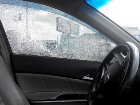 Дейдей: В столице неизвестные обстреляли машину заместителя командира батальона 