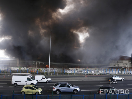 СМИ: Во Франции вследствие пожара закрыли кольцевую дорогу вокруг Парижа