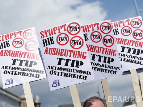 В европейских странах прошли многотысячные протесты против соглашения о свободной торговле между США и ЕС. Фоторепортаж