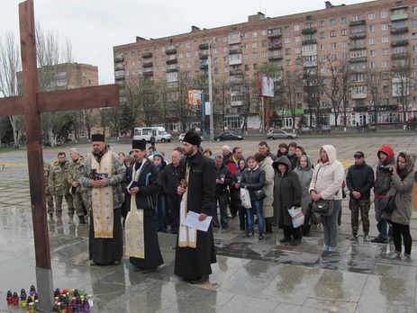 В Мариуполе прошла панихида по погибшим в зоне АТО