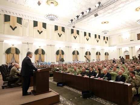 Порошенко: РФ розгортає на кордоні з Україною комплекси 