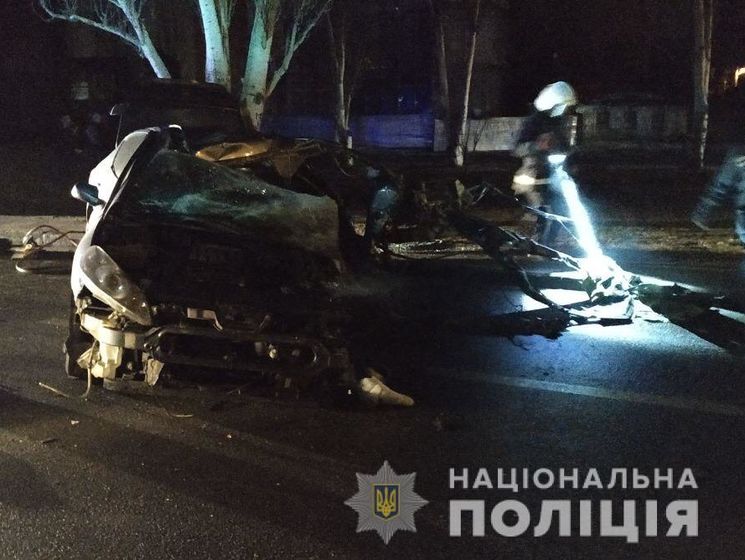 В ДТП в Николаеве погиб водитель Peugeot и военнослужащий, еще одна женщина-военнослужащий госпитализирована – полиция