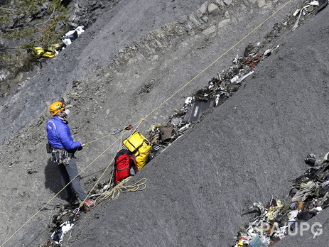 В Альпах завершилась поисковая операция на месте крушения самолета А-300