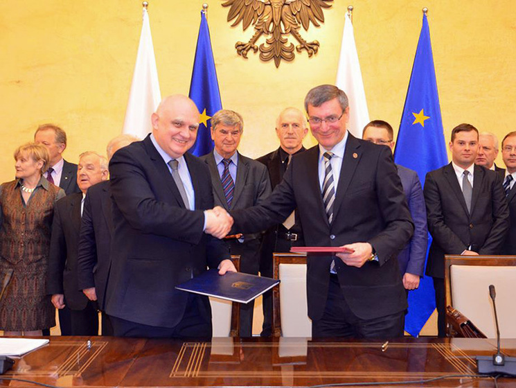 Украина и Польша подписали меморандум о сотрудничестве в космической сфере