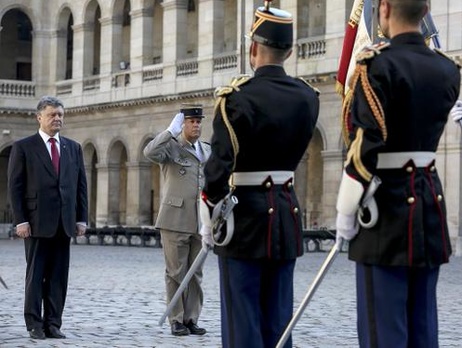 Порошенко прибыл во Францию. Фоторепортаж