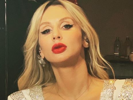 Loboda продемонстрировала ноги в ультракоротких шортах