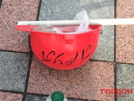 Часть митингующих перешла от здания Рады к Кабмину