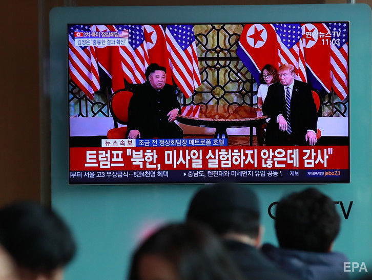 Белый дом не допустил четырех журналистов к освещению обеда Трампа и Ким Чен Ына