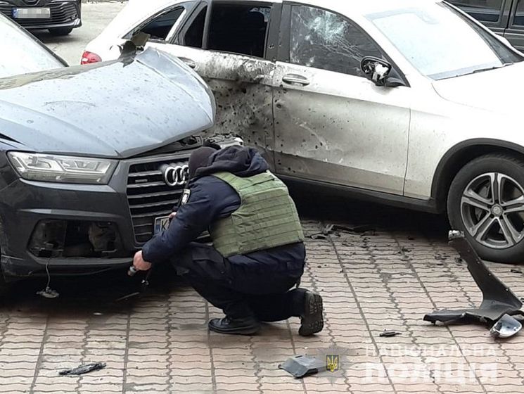 У Києві на Оболоні в автомобіль кинули гранату