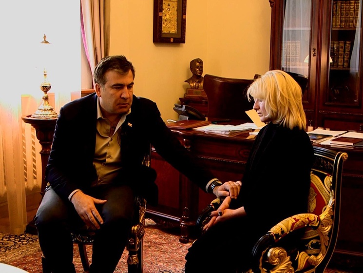Саакашвили встретился с женой погибшего под Широкино грузина Джанелидзе