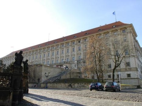 Чехия вслед за Польшей отказалась пускать к себе 