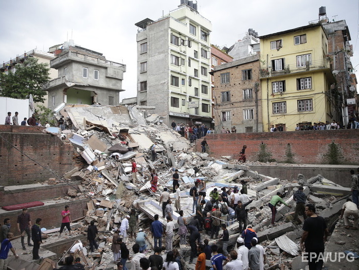 В Непале в результате землетрясения магнитудой 7,9 погибли более 150 человек