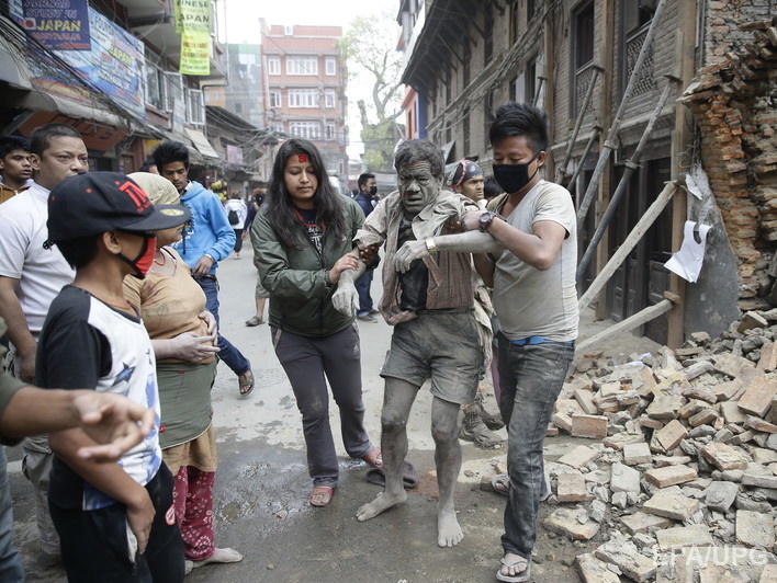 В Непале численность погибших в результате землетрясения достигла 597 человек
