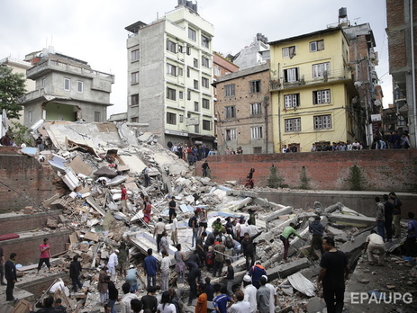 Число погибших в результате землетрясения в Непале уже оценивают в 876 человек